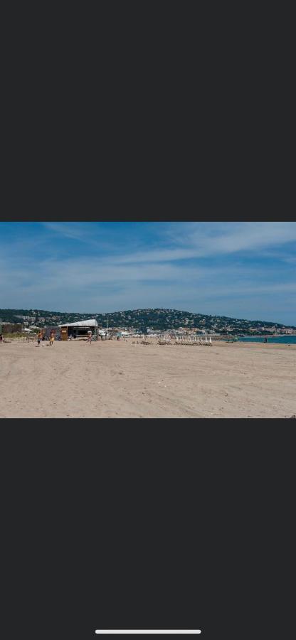 App T2 Climatise , Plage 200 M Сет Екстериор снимка